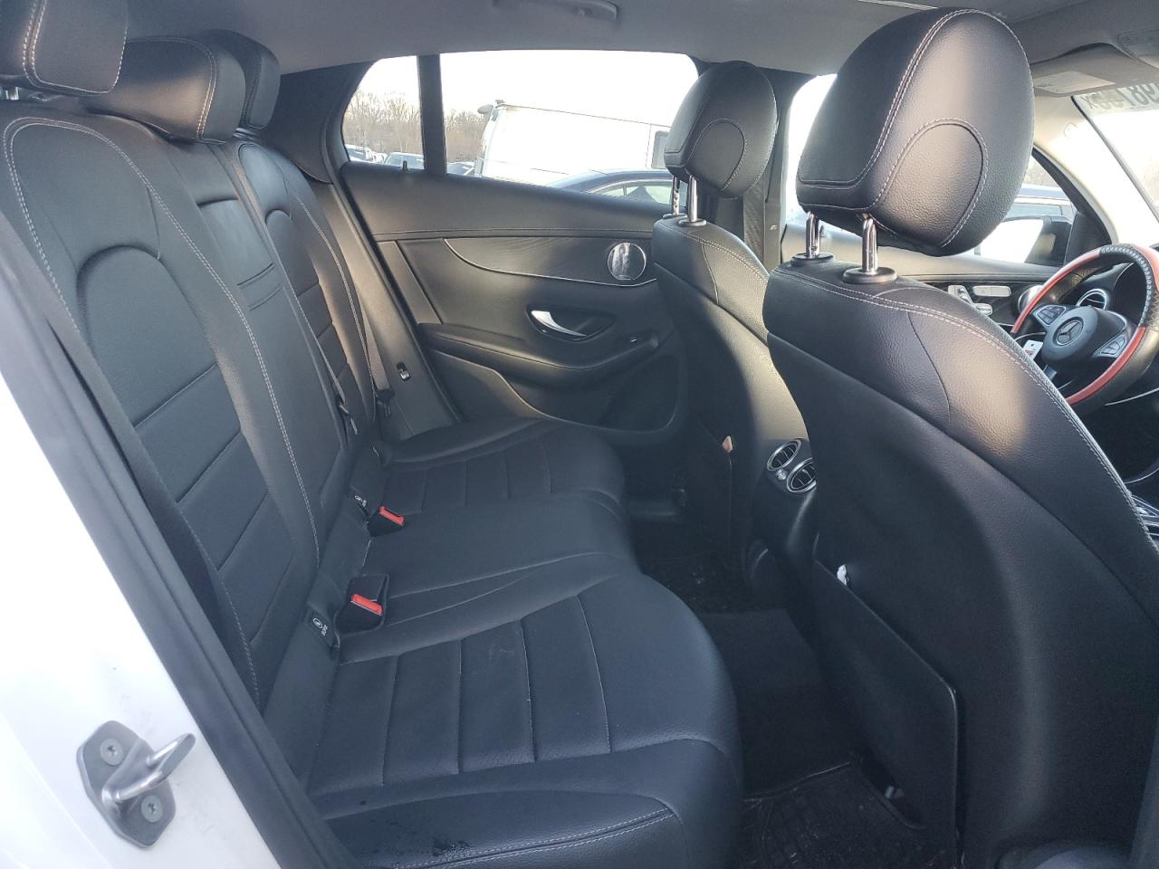 2017 Mercedes-Benz GLC - Image 11