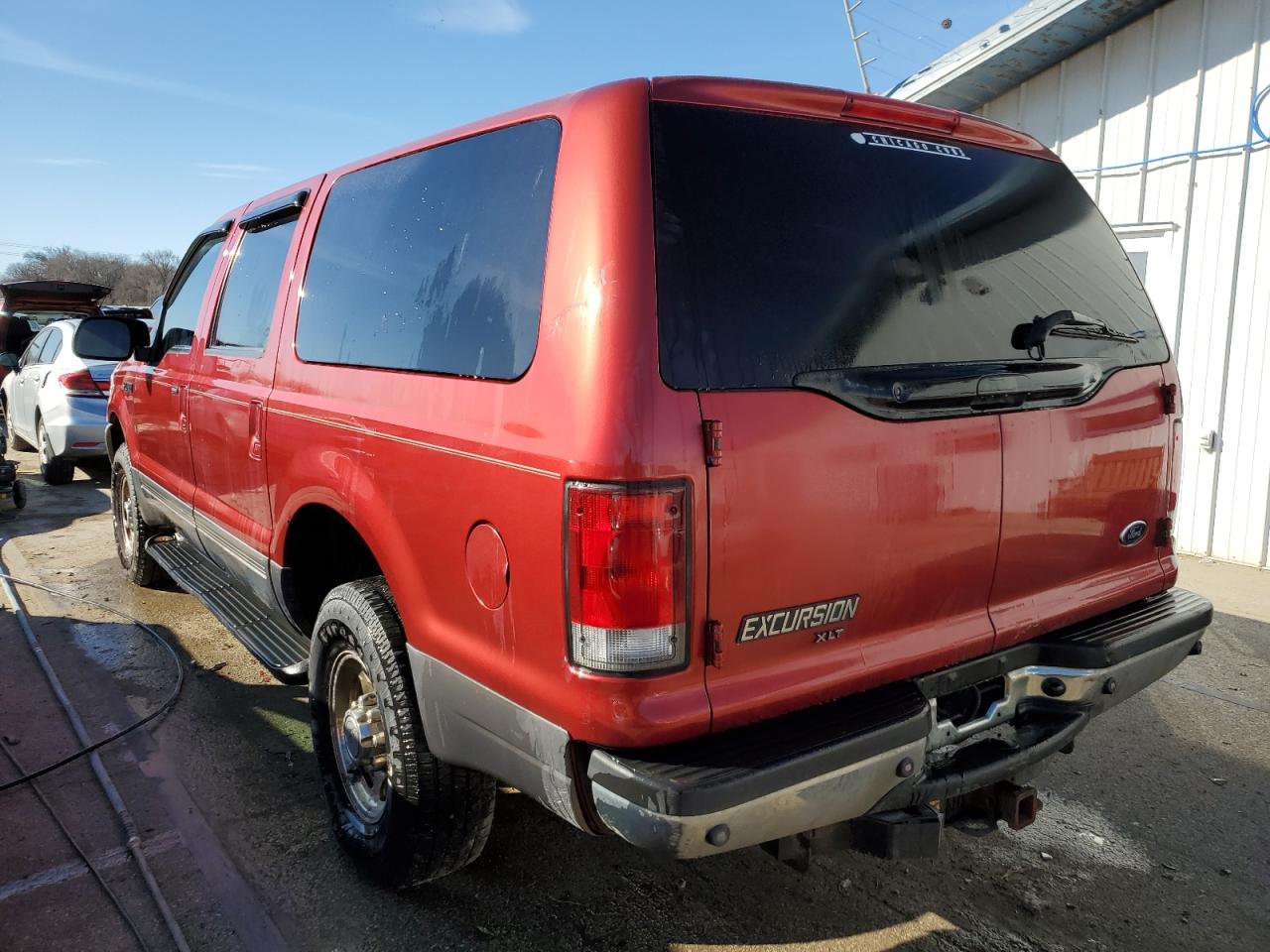 2001 Ford Excursion - Image 2