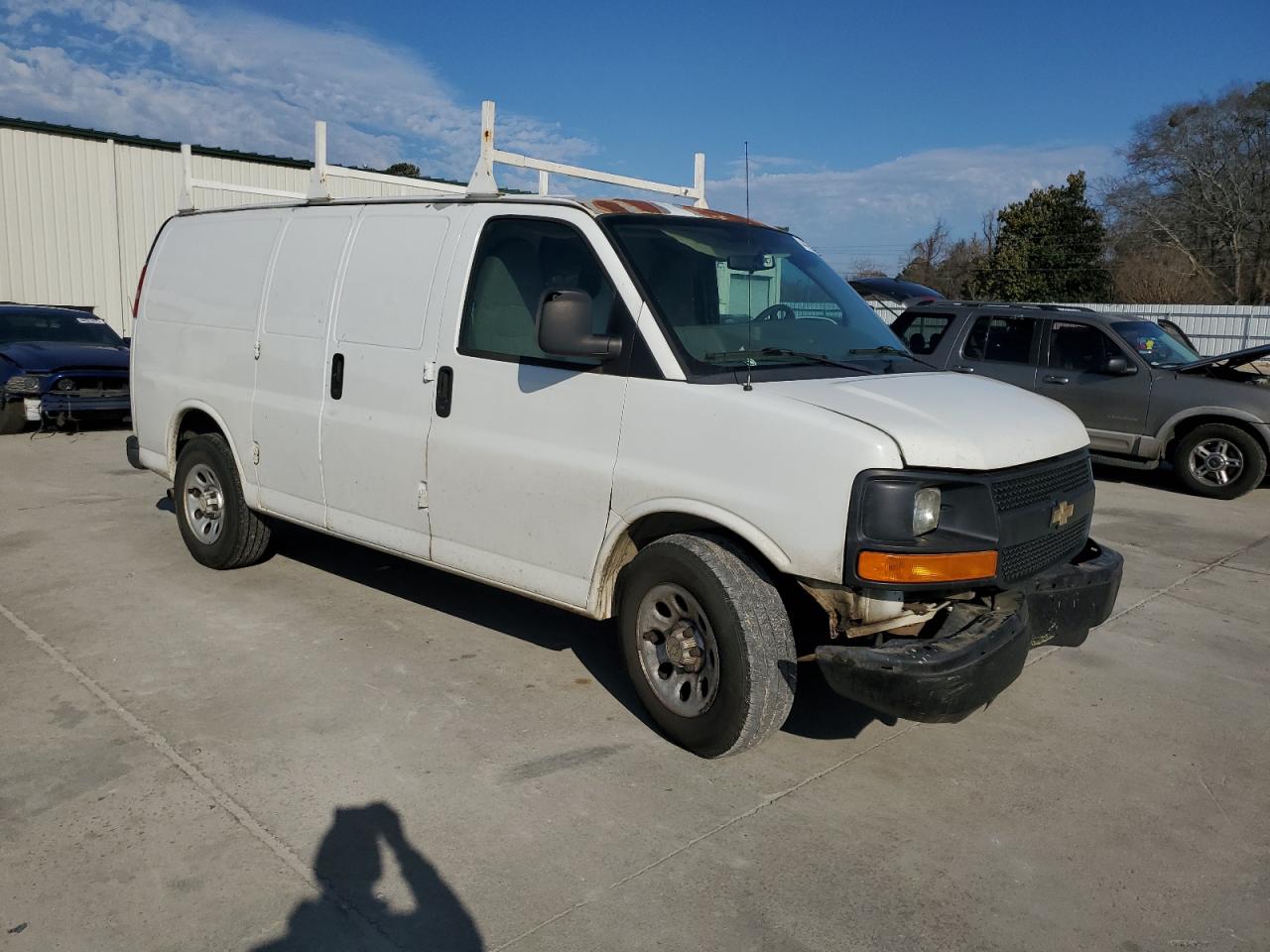 2012 Chevrolet Express - Image 4