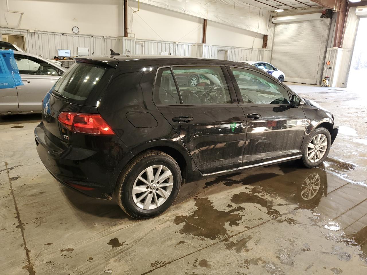 2015 Volkswagen Golf - Image 3