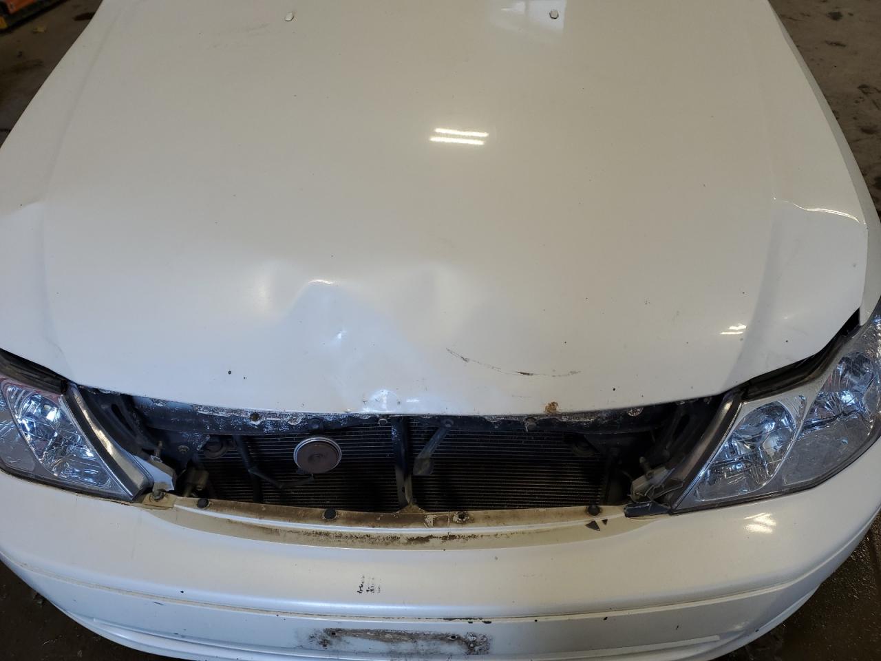 2001 Toyota Avalon - Image 11