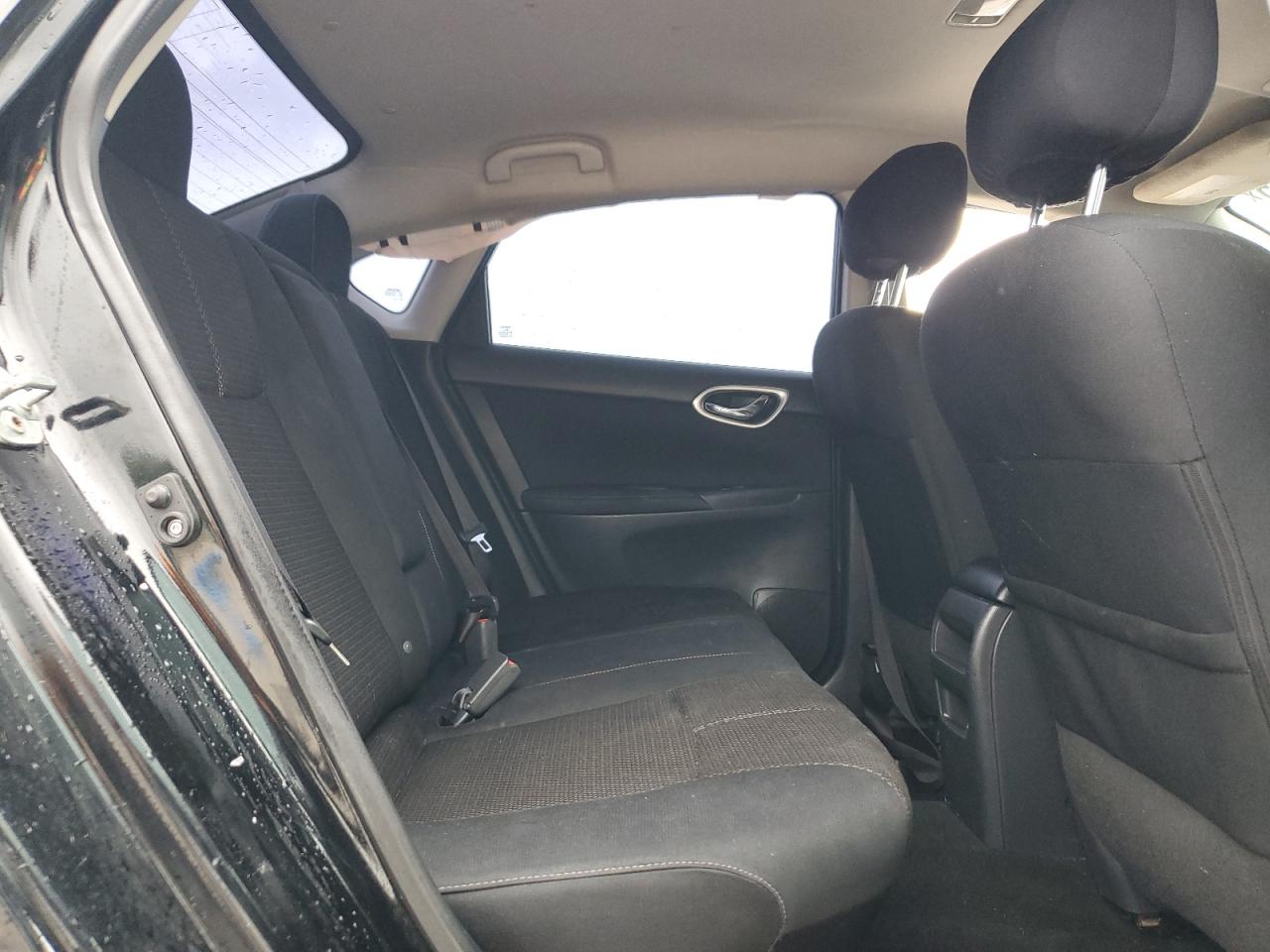 2015 Nissan Sentra - Image 10