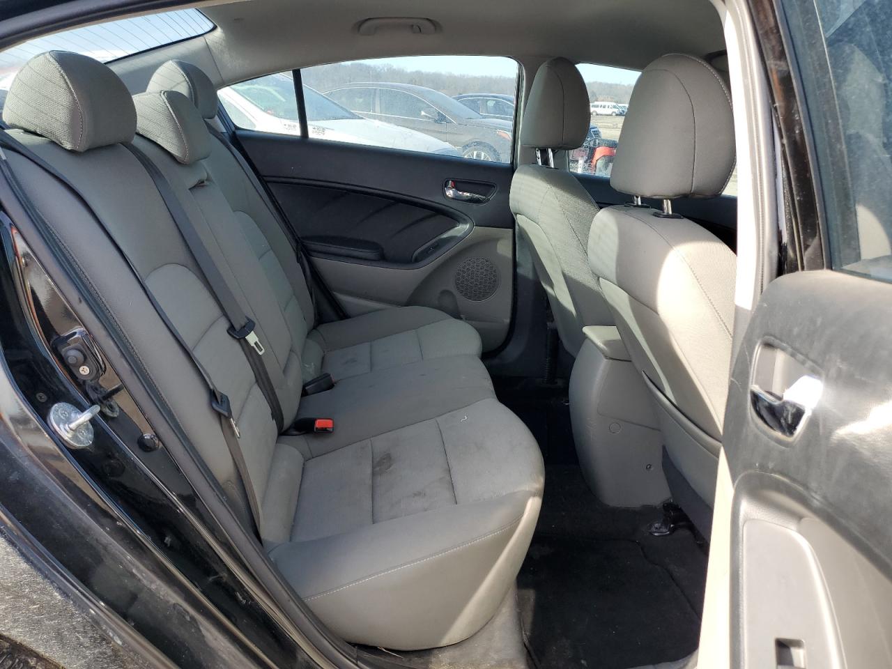 2015 Kia Forte - Image 10