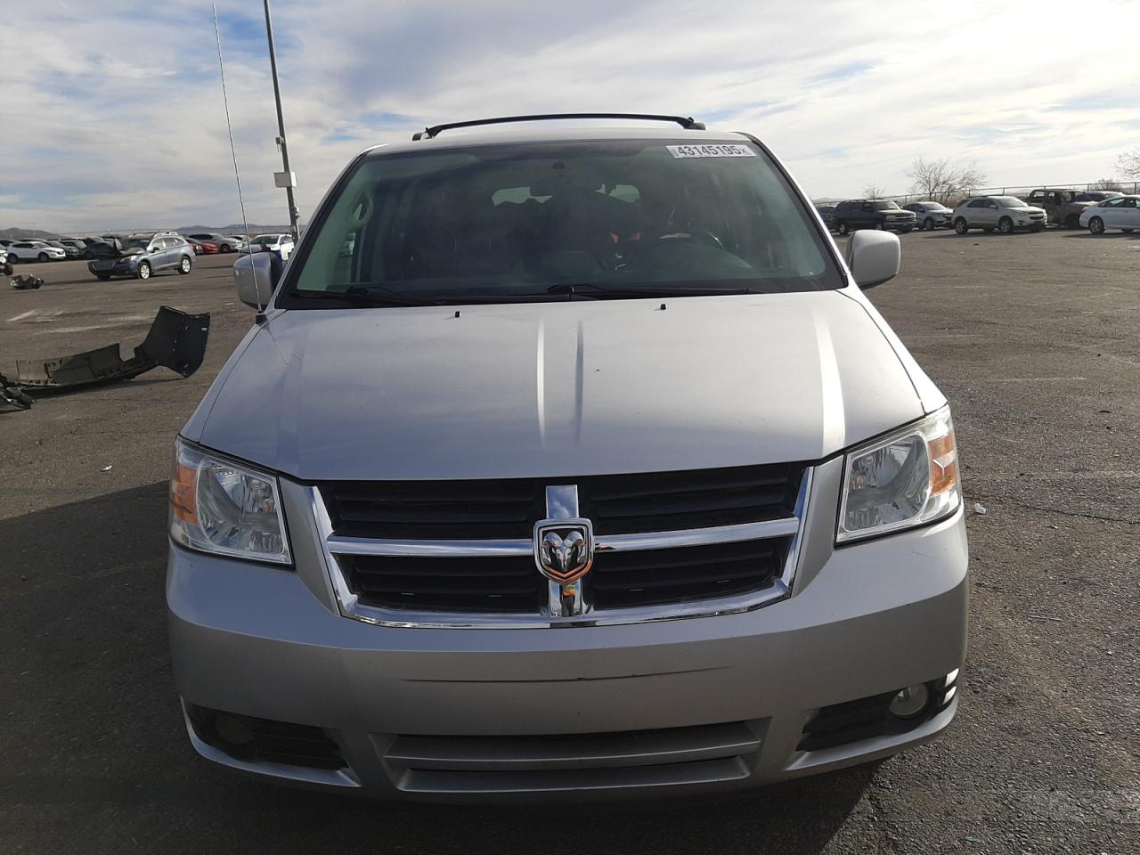 2010 Dodge Caravan - Image 5