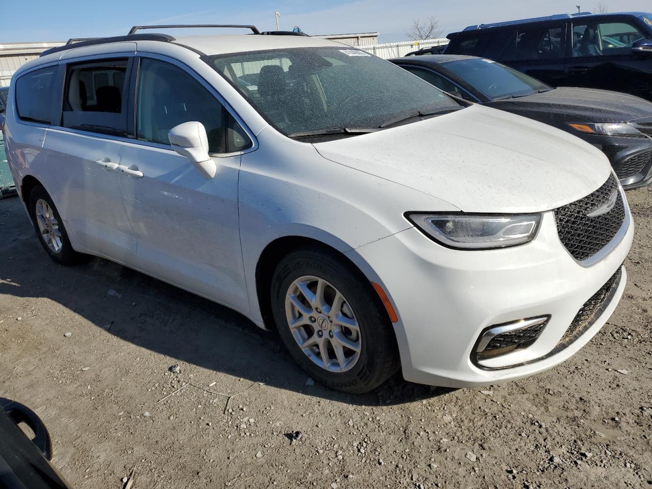2022 Chrysler Pacifica - Image 4