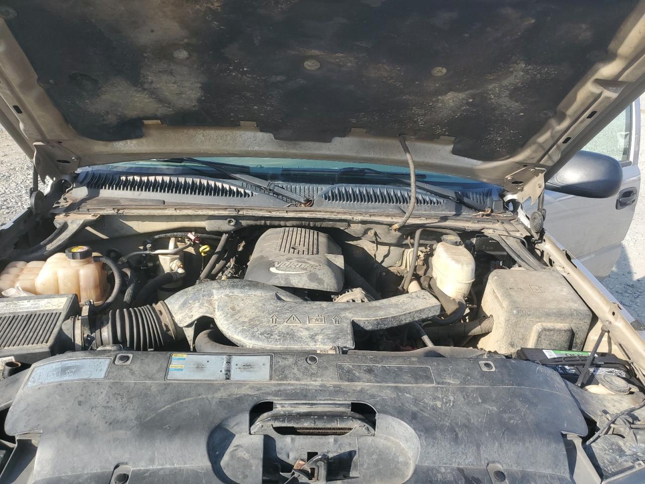 2006 Chevrolet Avalanche - Image 11