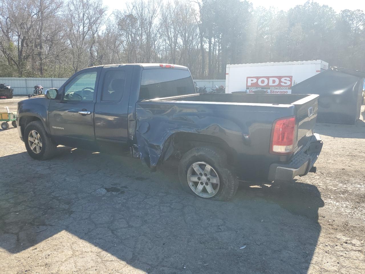 2009 GMC Sierra - Image 2