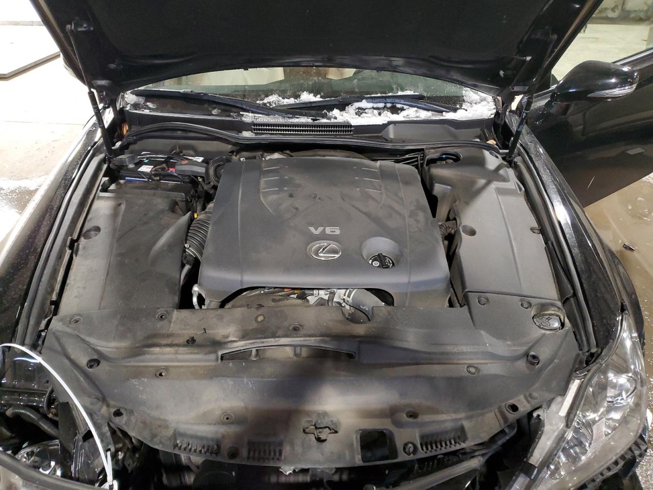 2010 Lexus IS - Image 11