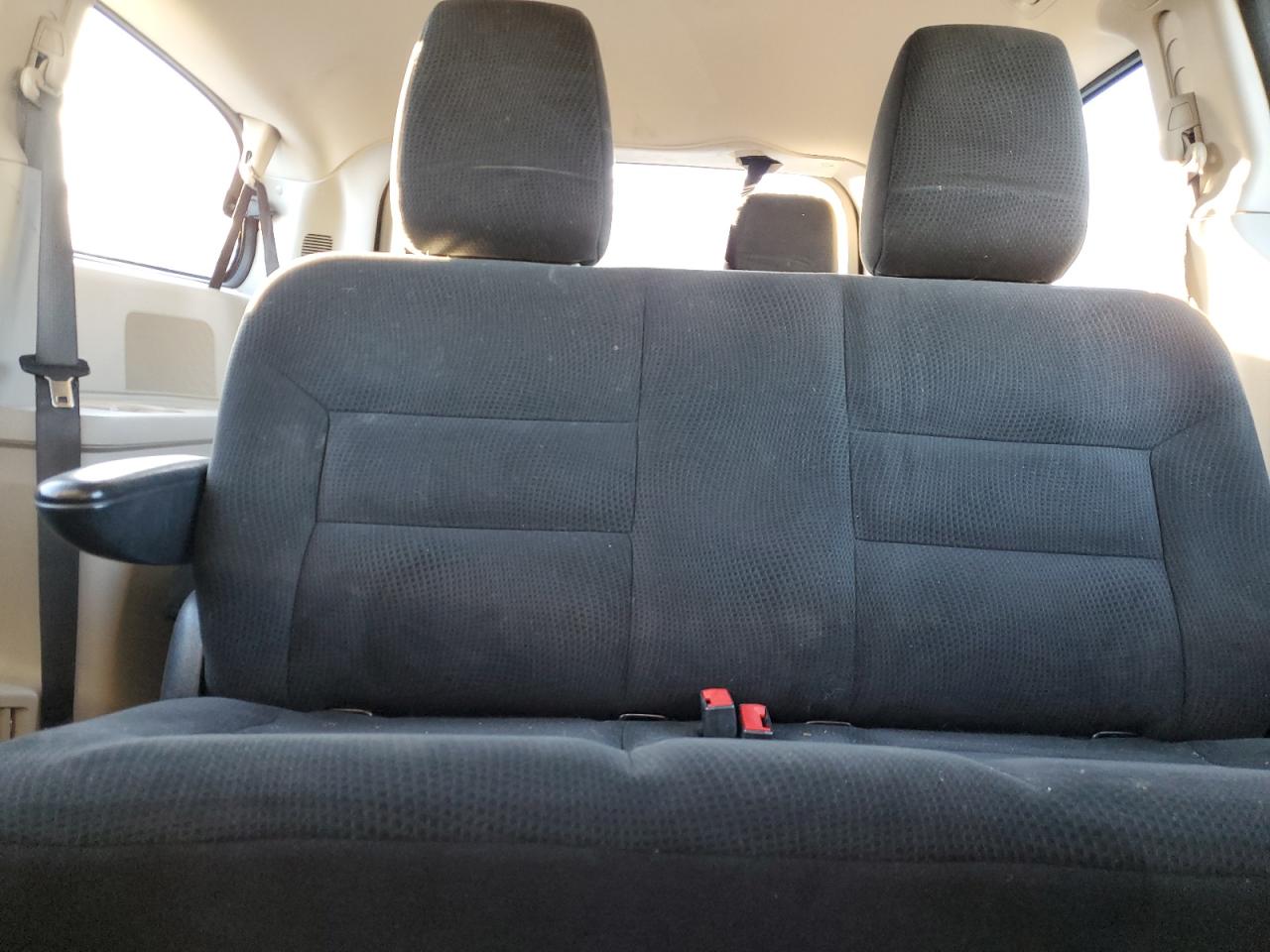 2016 Dodge Caravan - Image 10
