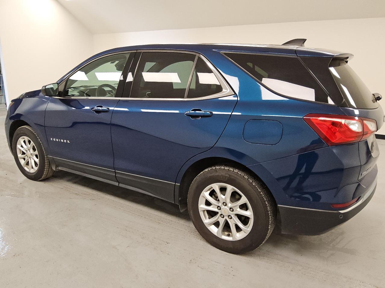2020 Chevrolet Equinox - Image 2