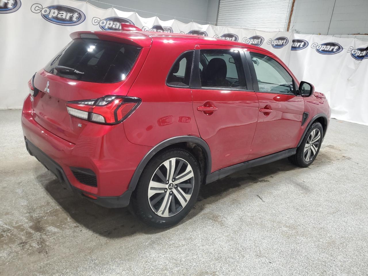 2021 Mitsubishi Outlander - Image 3