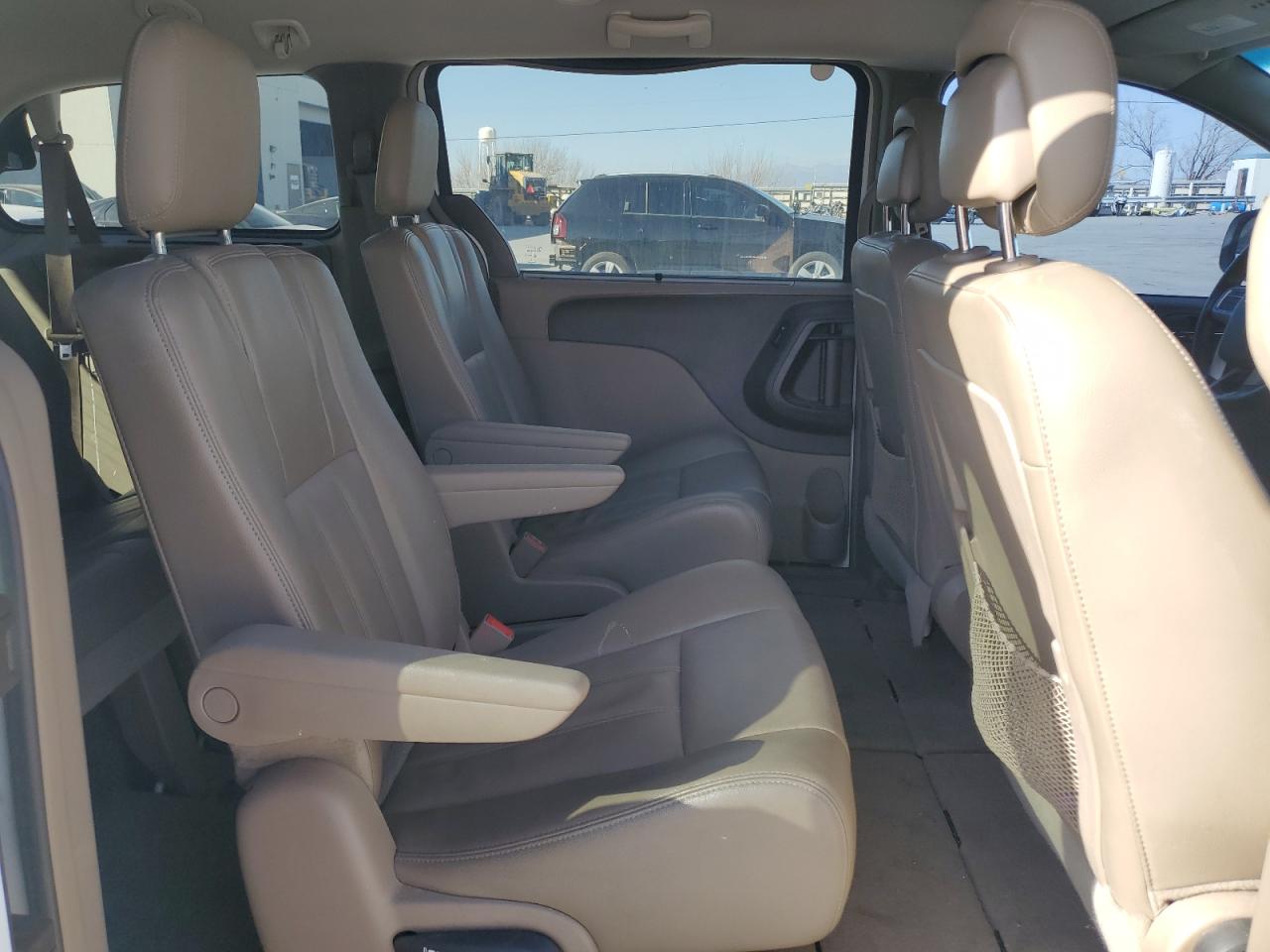 2015 Chrysler Town & Country - Image 11