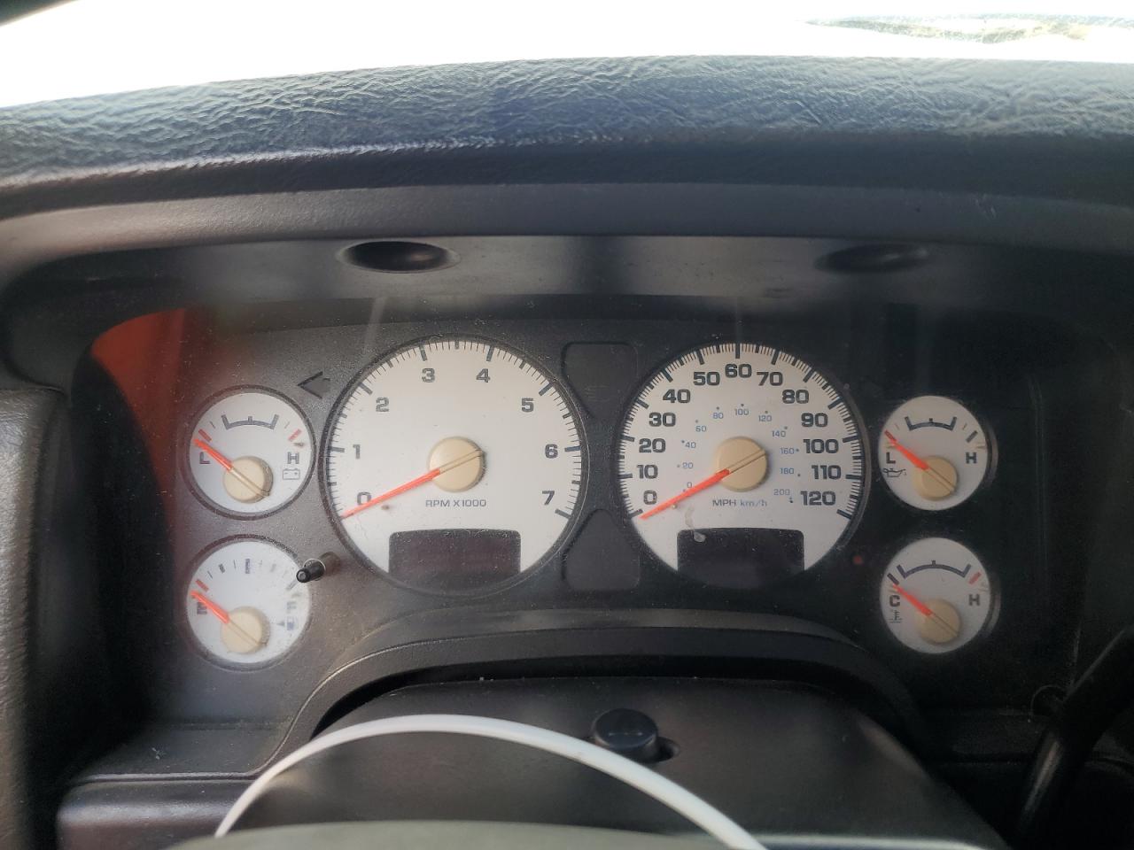 2004 Dodge RAM - Image 9