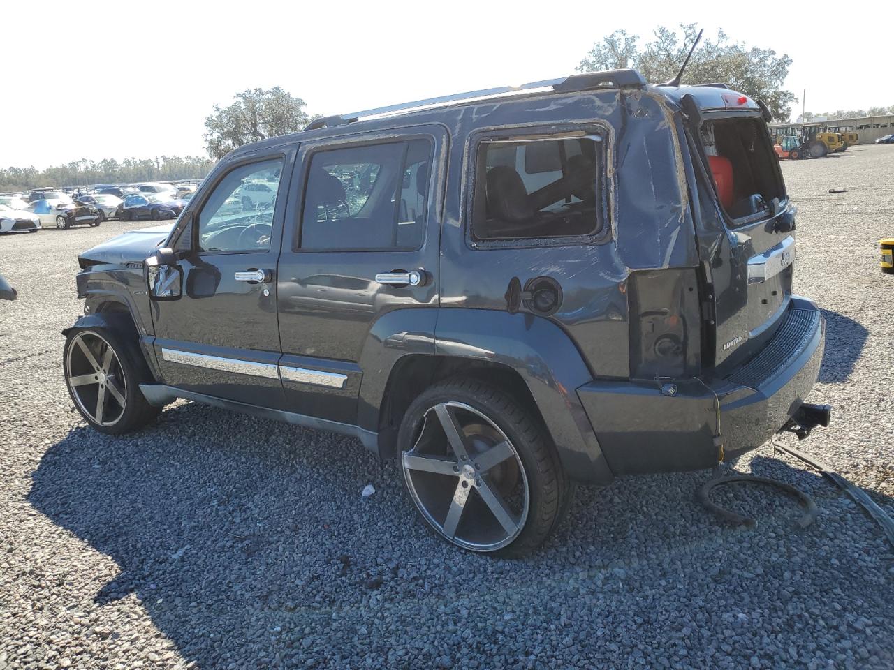 2011 Jeep Liberty (North America) - Image 2