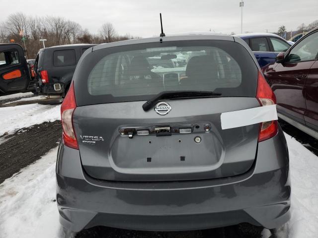  NISSAN VERSA 2018 Серебристый