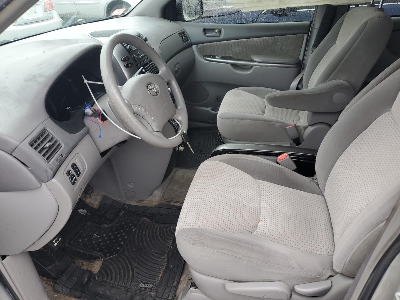2007 Toyota Sienna - Image 7