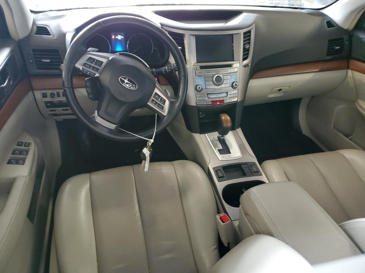 2013 Subaru Outback - Image 8