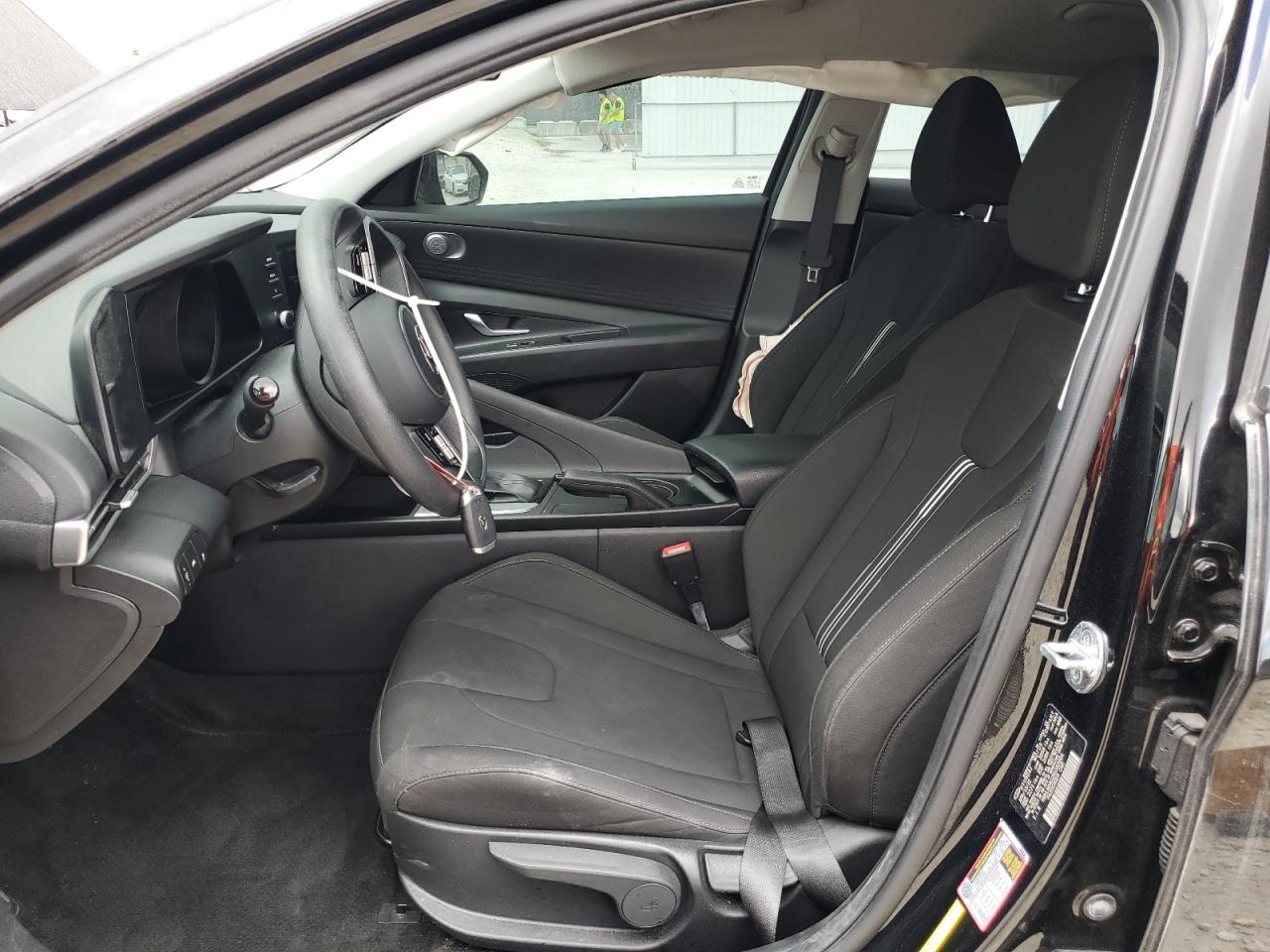 2022 Hyundai Elantra - Image 7