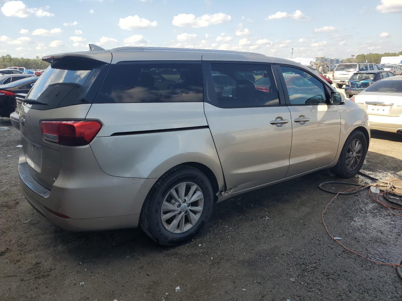 2016 Kia Sedona - Image 3