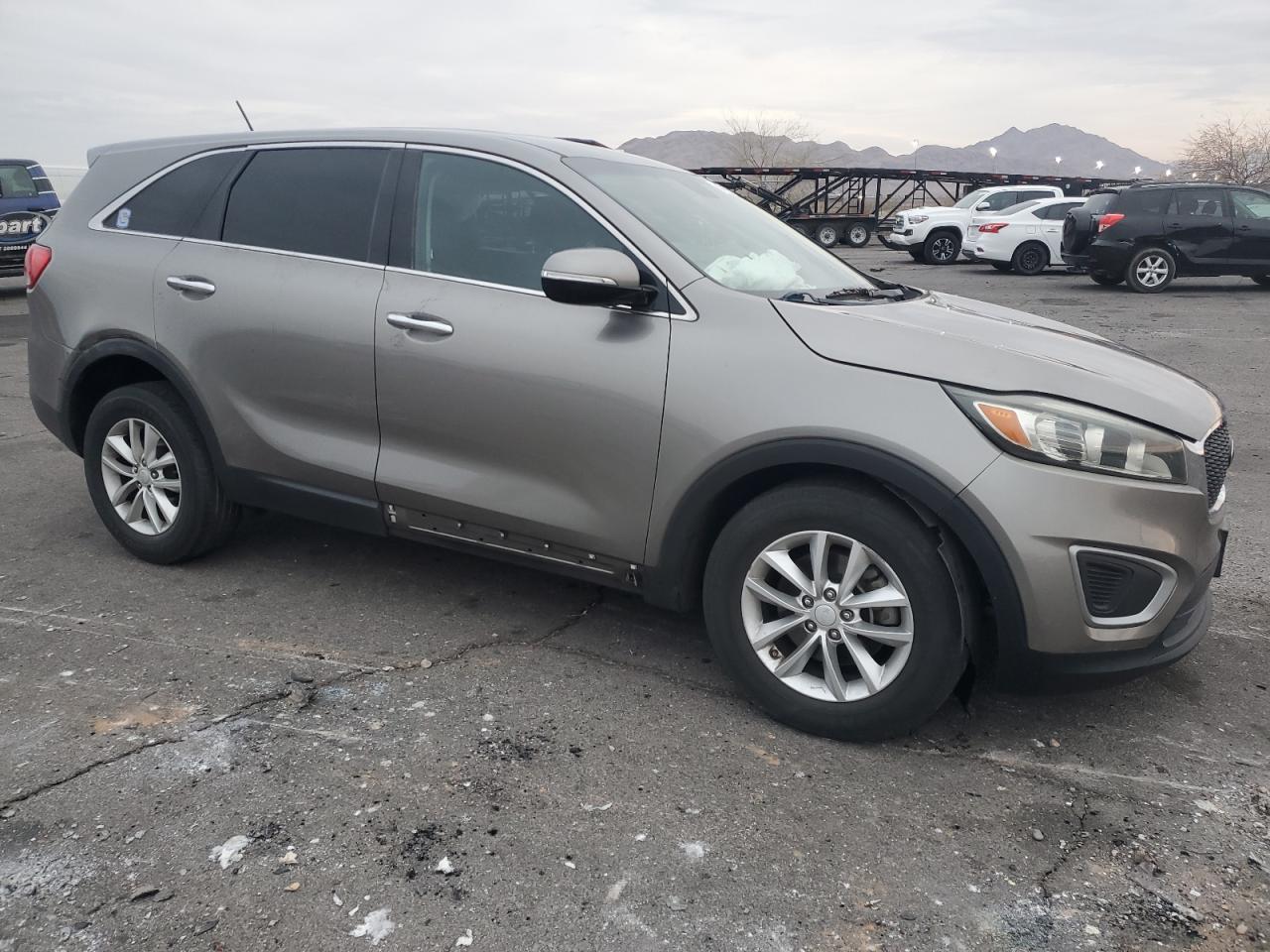 2017 Kia Sorento - Image 4