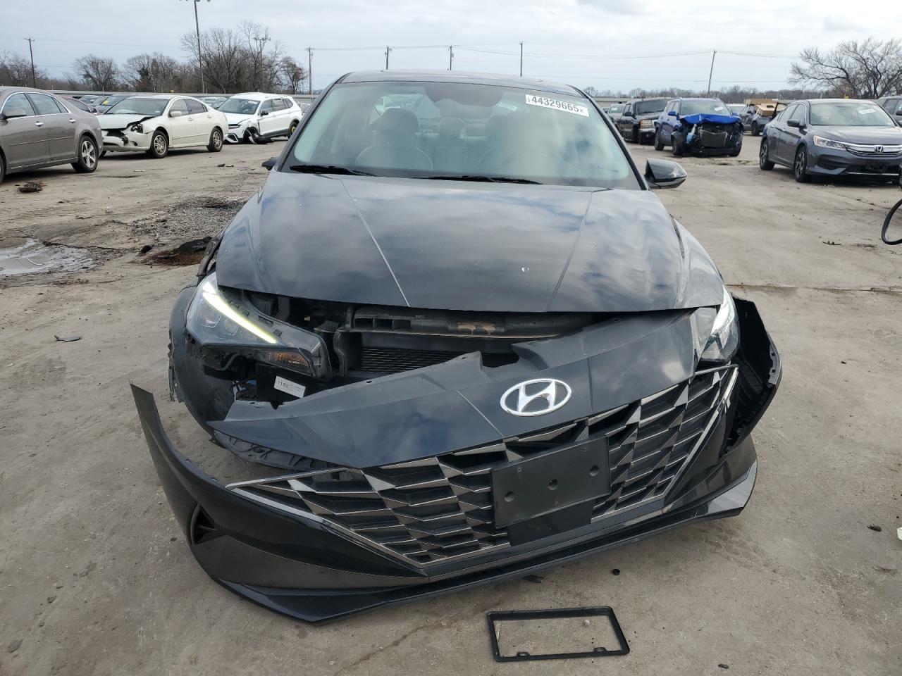 2021 Hyundai Elantra - Image 5