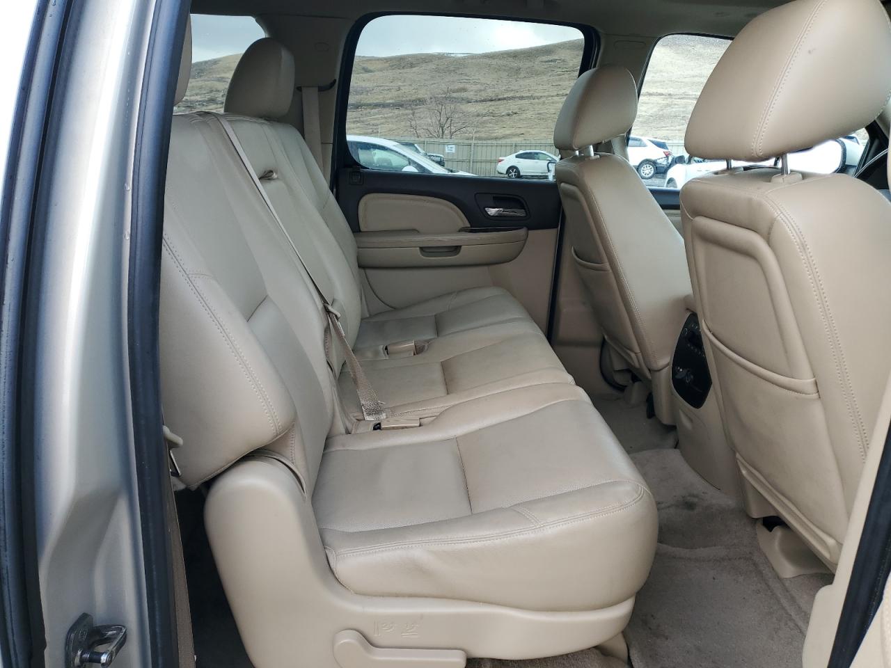 2011 GMC Yukon - Image 10