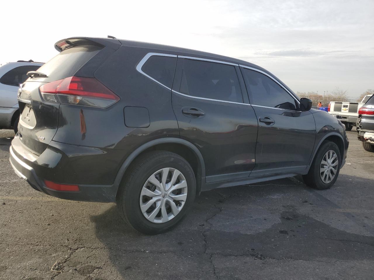 2020 Nissan Rogue - Image 3