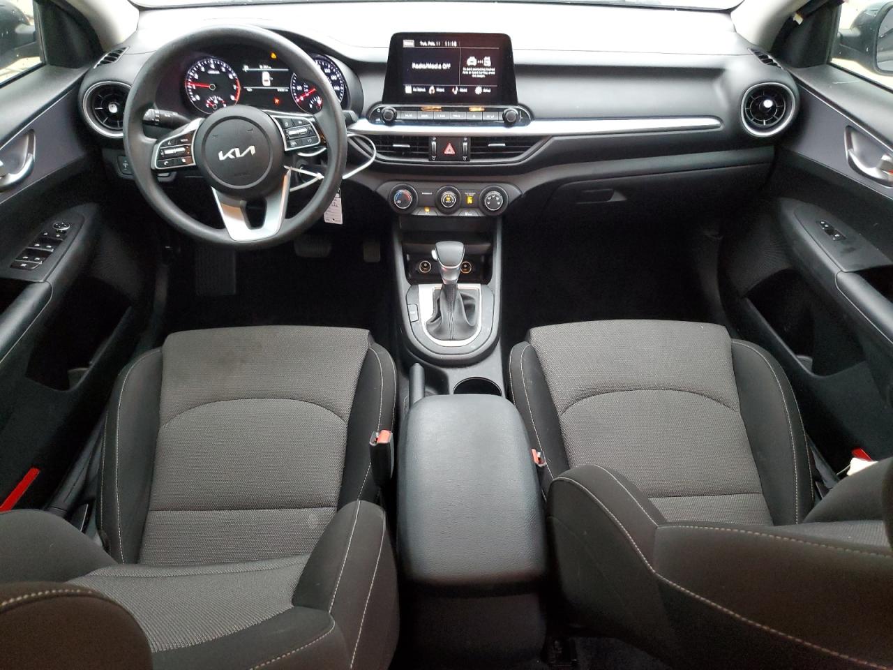 2022 Kia Forte - Image 8