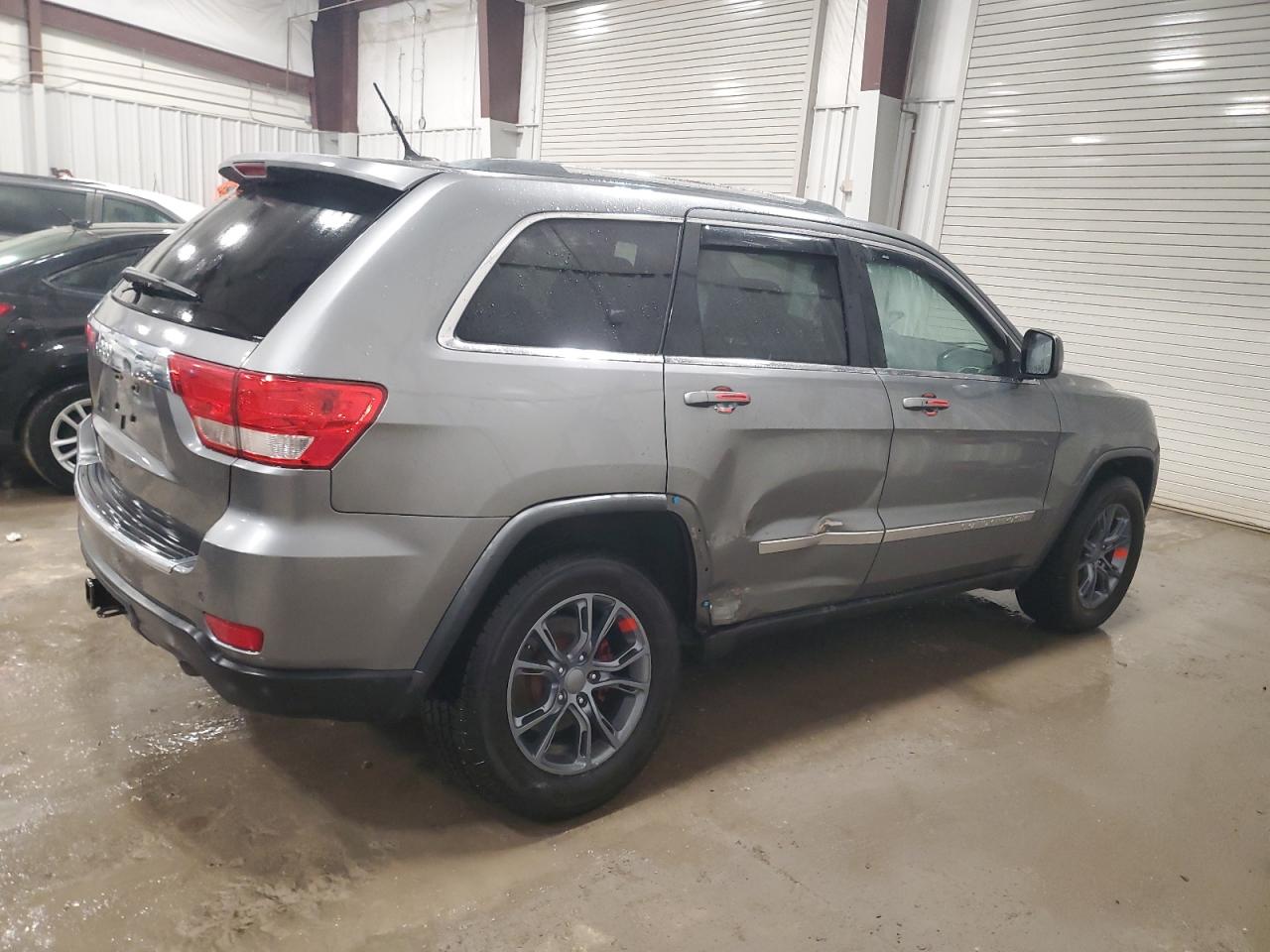 2012 Jeep Grand Cherokee - Image 3