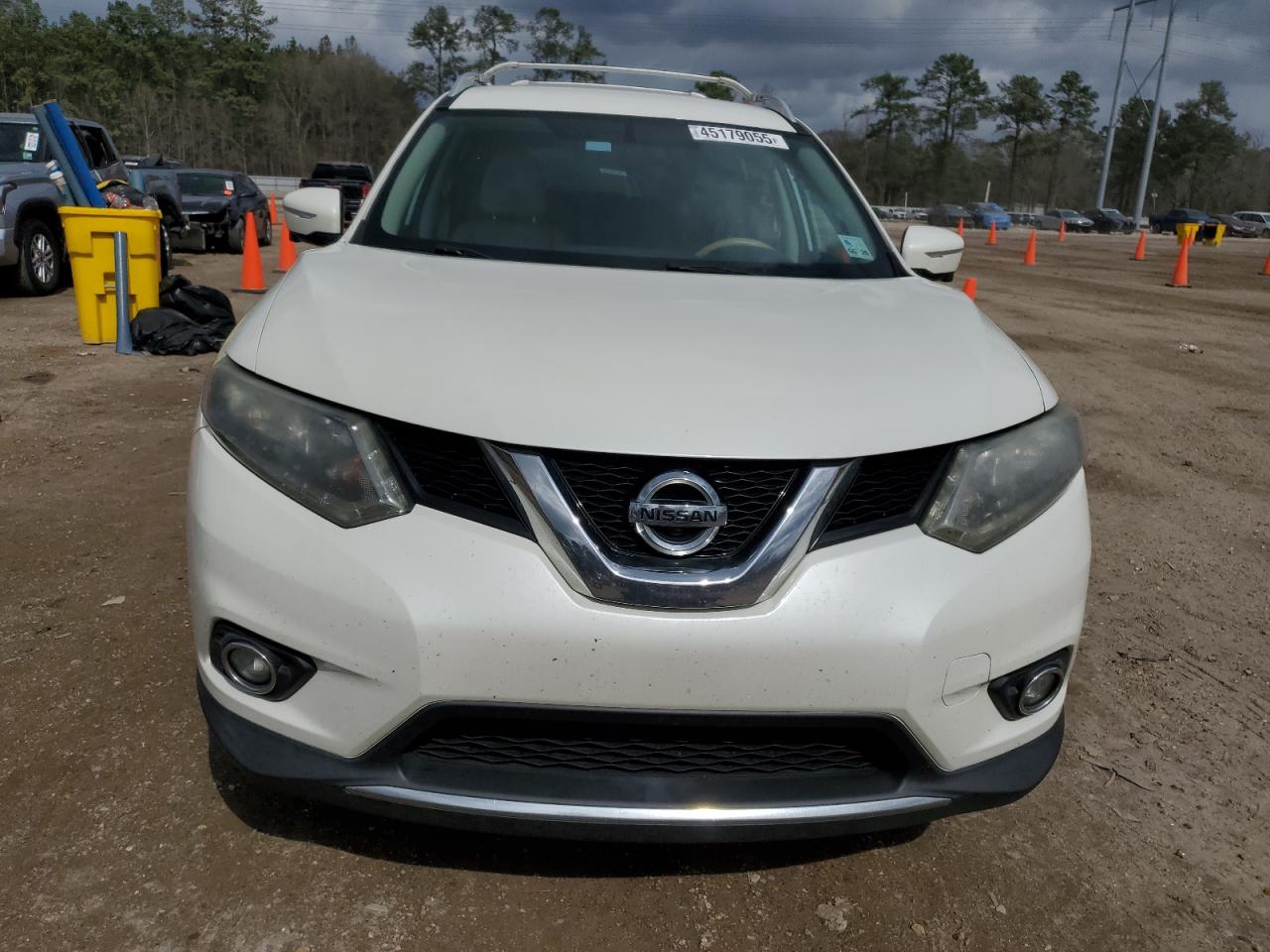 2015 Nissan Rogue - Image 5