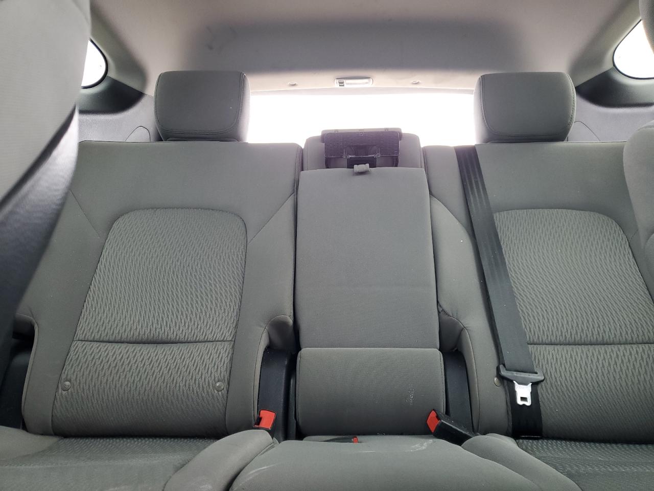 2018 Hyundai Santa Fe - Image 10