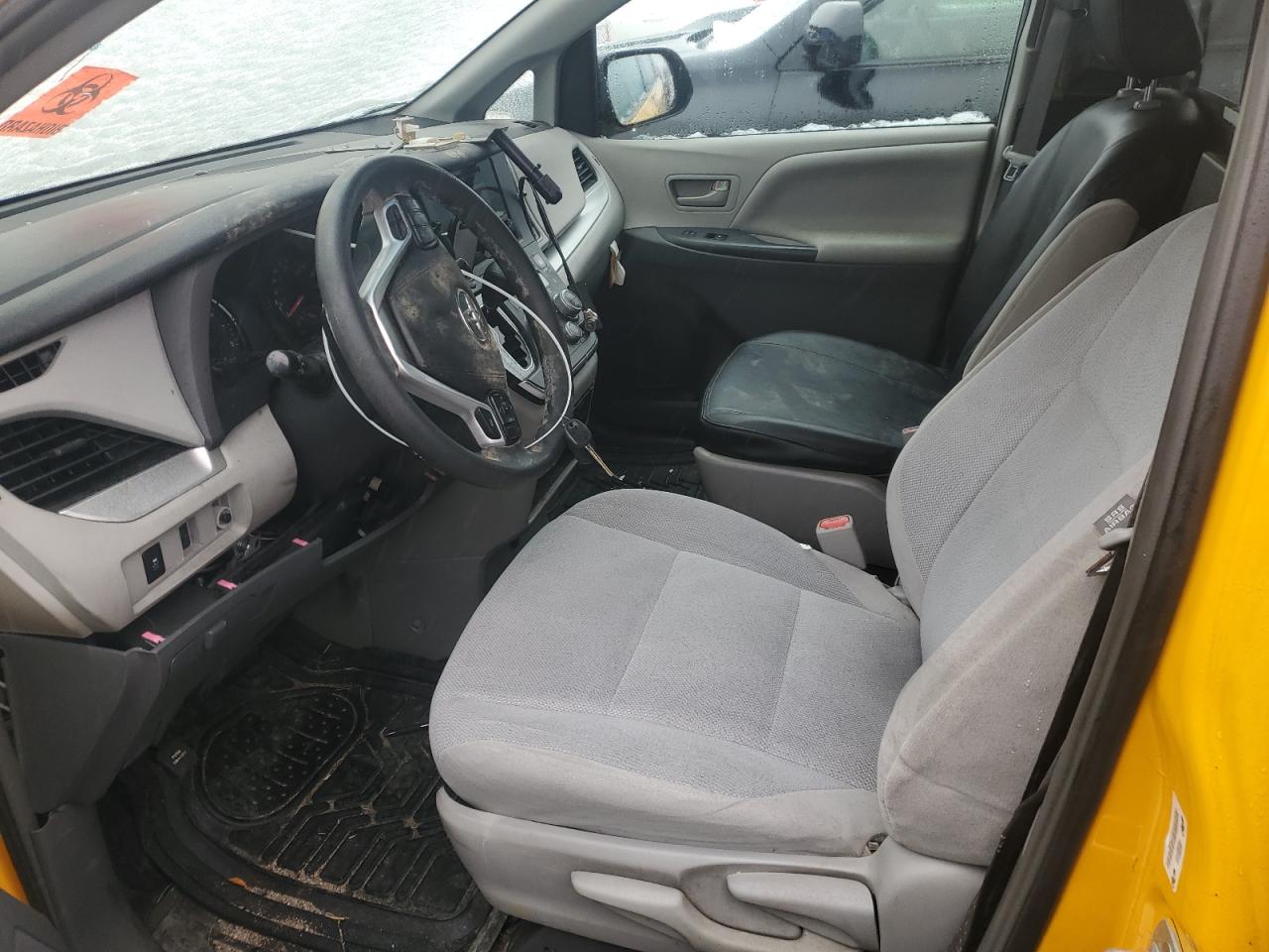 2016 Toyota Sienna - Image 7