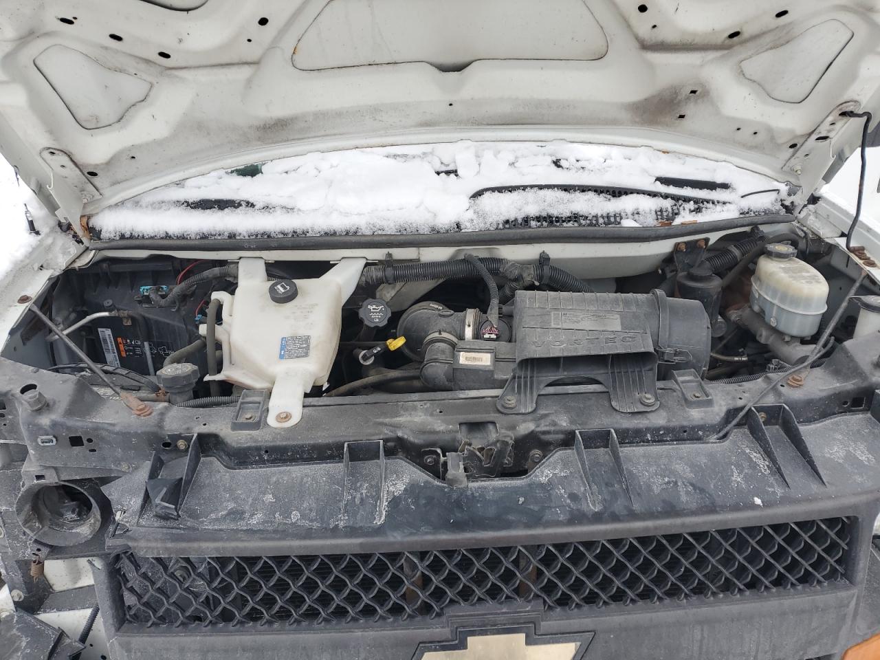 2012 Chevrolet Express - Image 12
