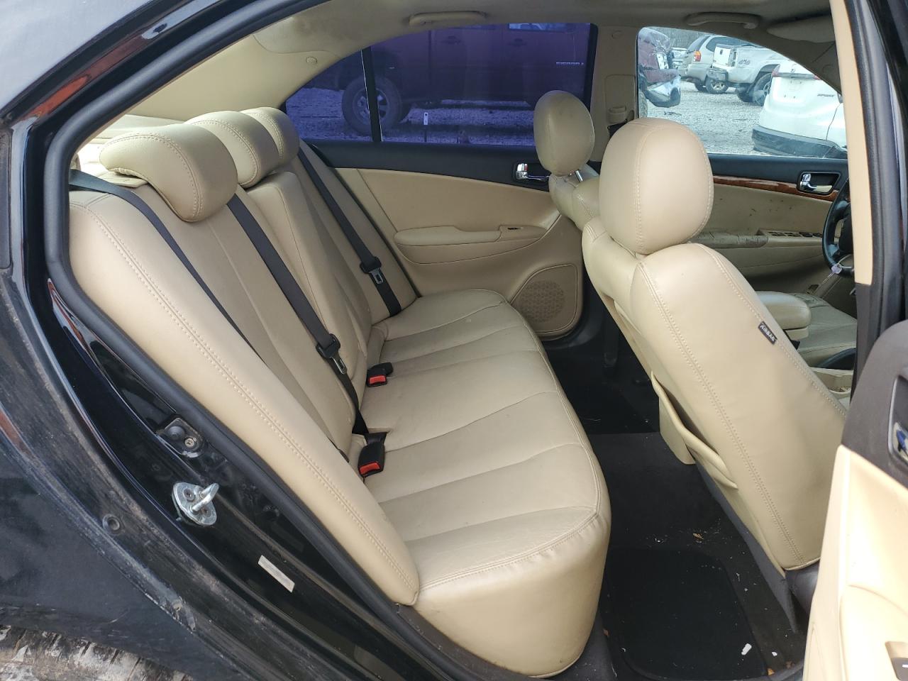2009 Hyundai Sonata - Image 11