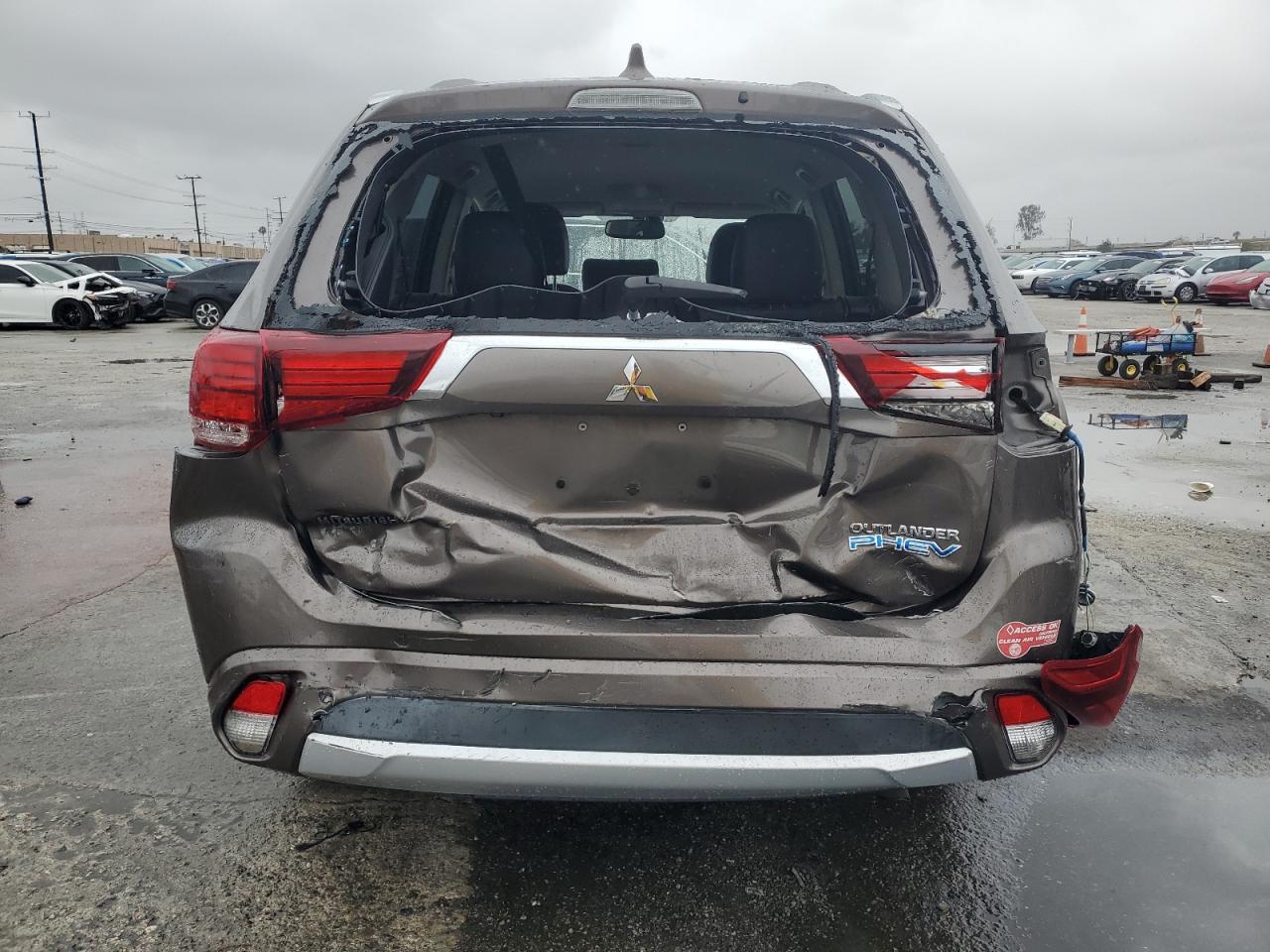 2018 Mitsubishi Outlander - Image 6