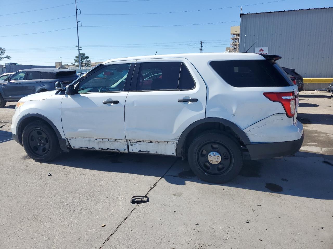 2015 Ford Explorer - Image 2