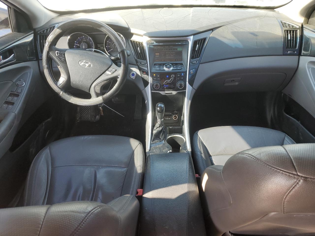 2011 Hyundai Sonata - Image 8