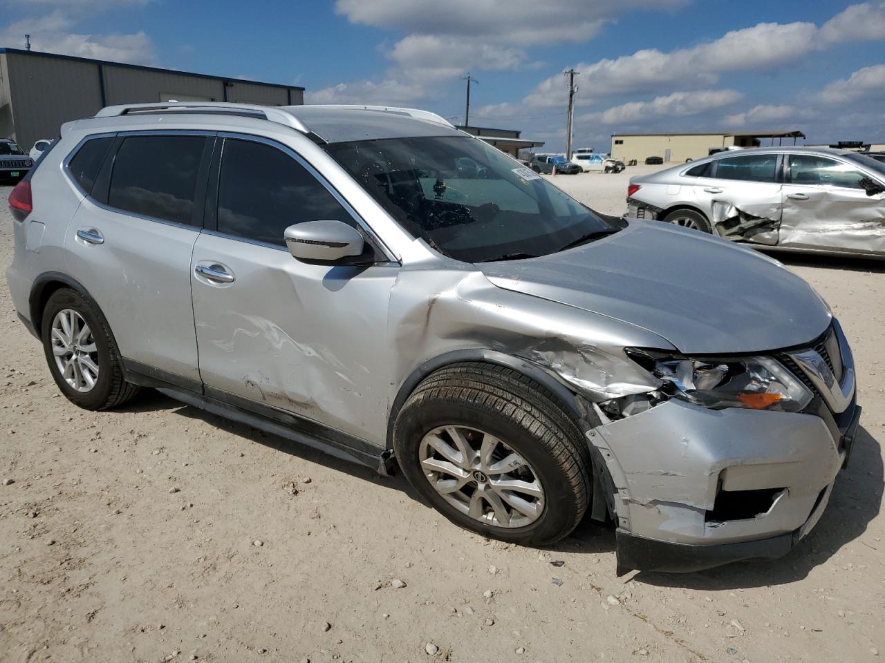 2017 Nissan Rogue - Image 4
