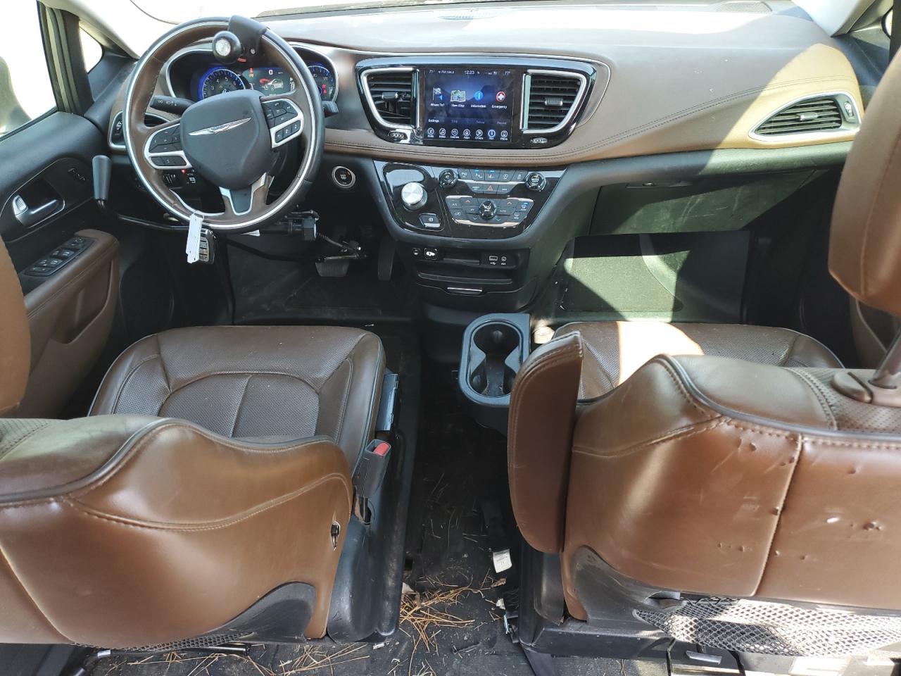 2017 Chrysler Pacifica - Image 8