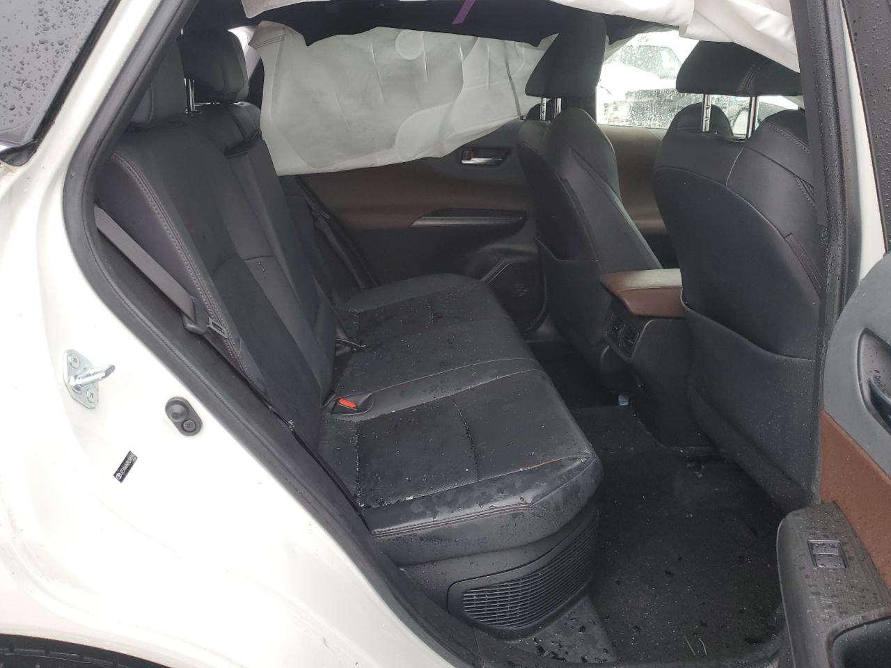 2021 Toyota Venza - Image 11