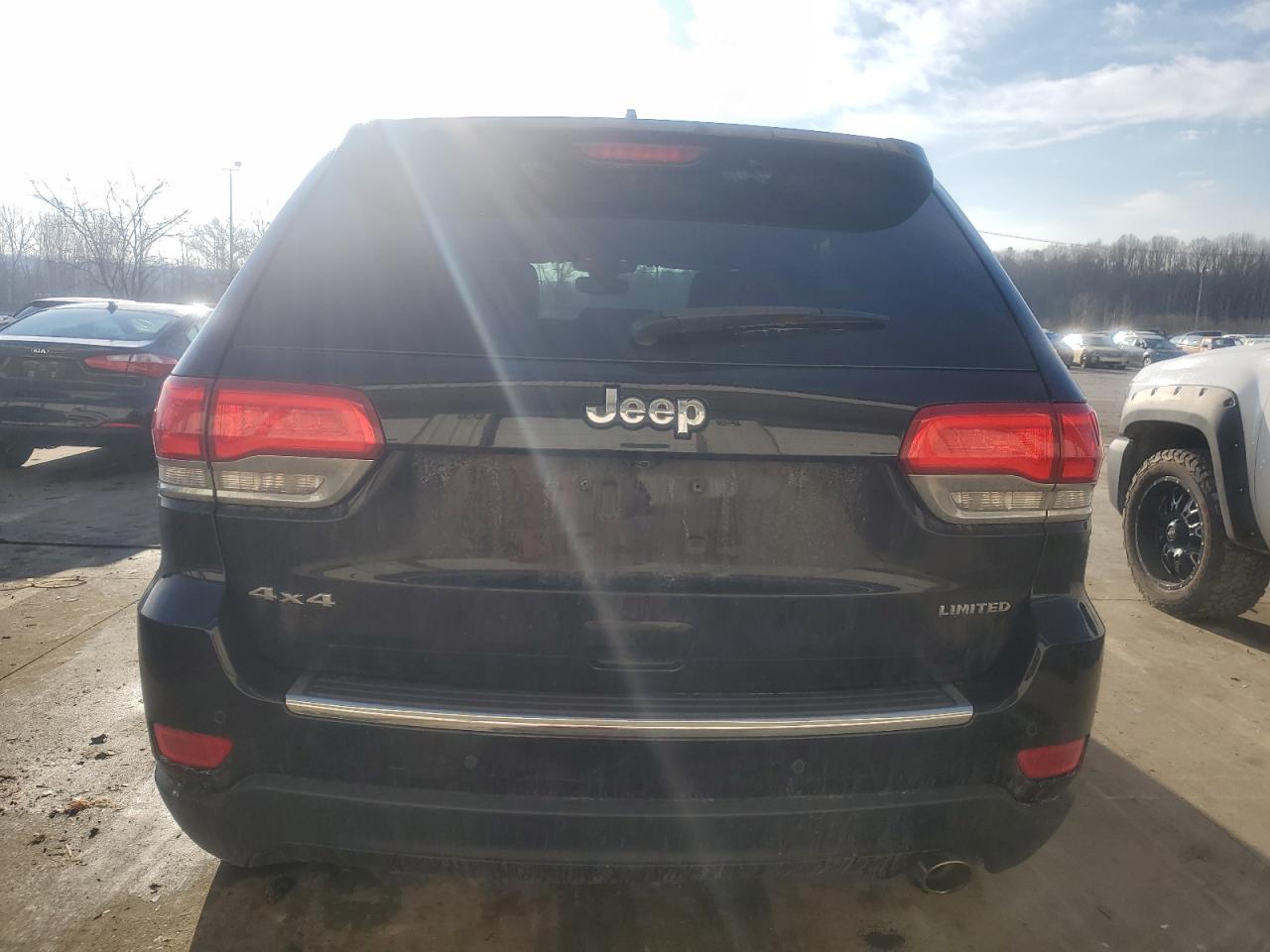 2017 Jeep Grand Cherokee - Image 6