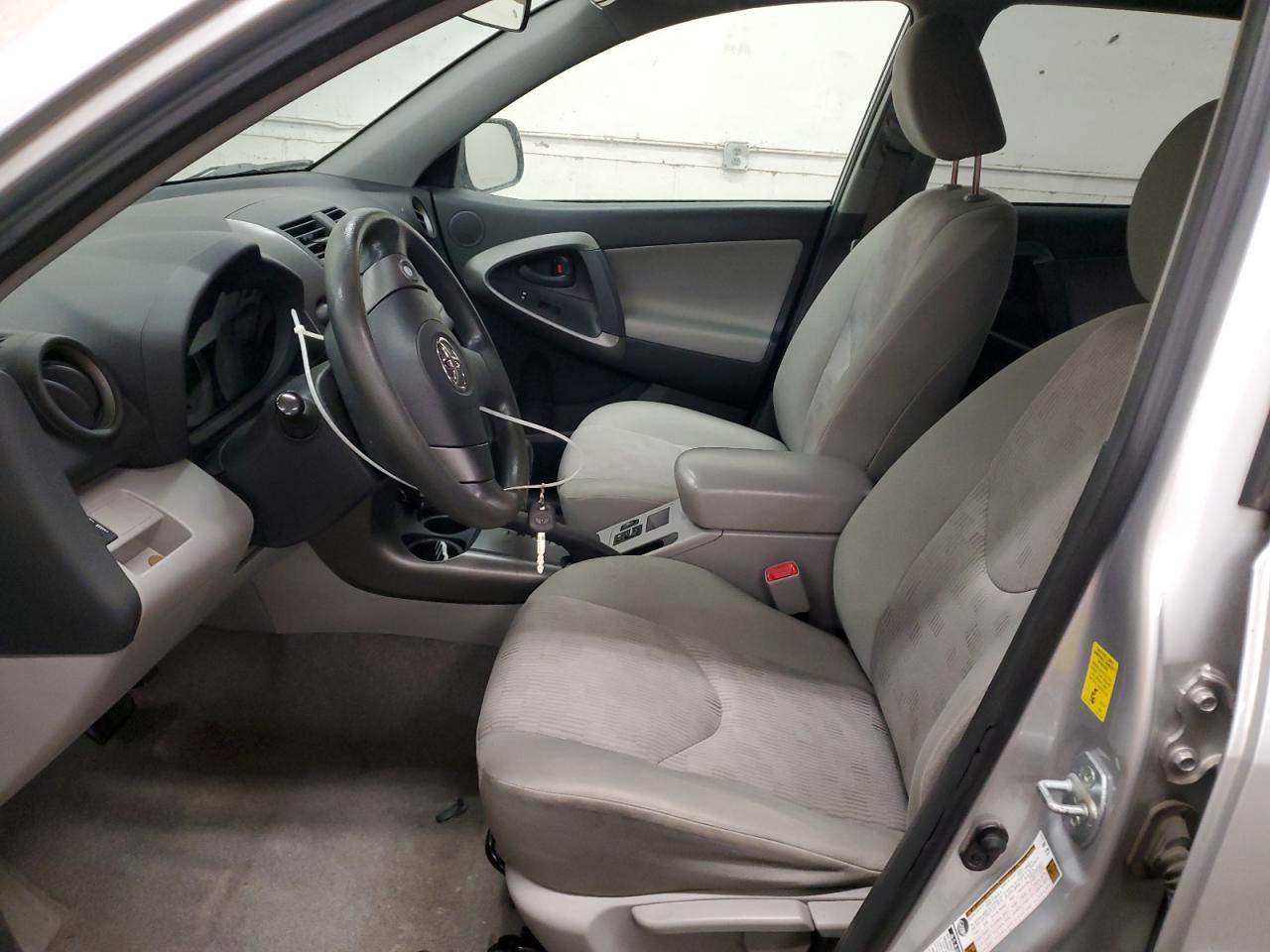 2010 Toyota RAV 4 - Image 7