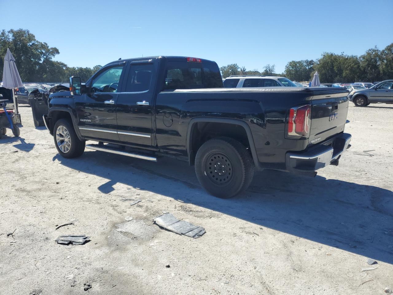 2017 GMC Sierra - Image 2