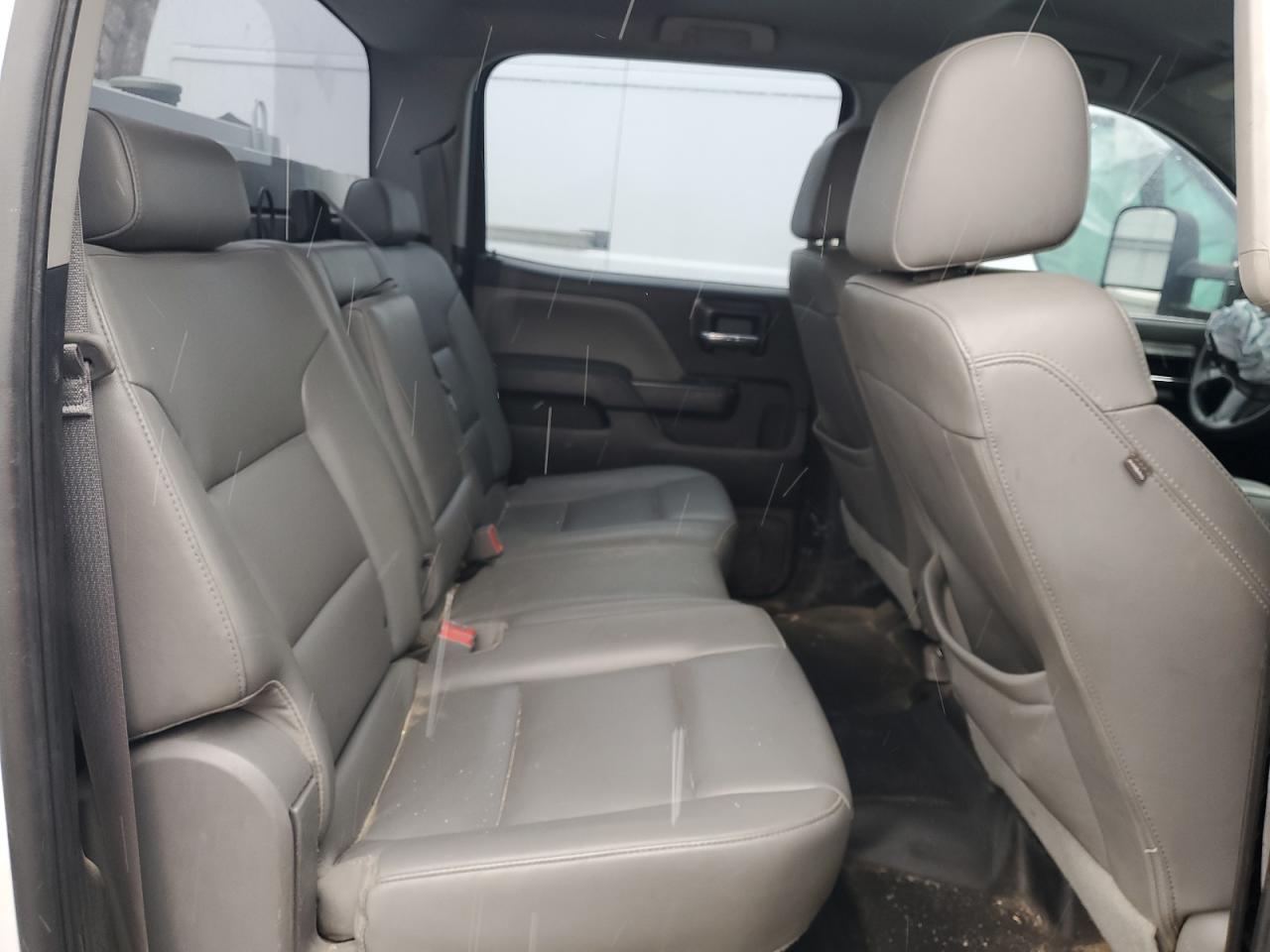 2016 Chevrolet Silverado - Image 10