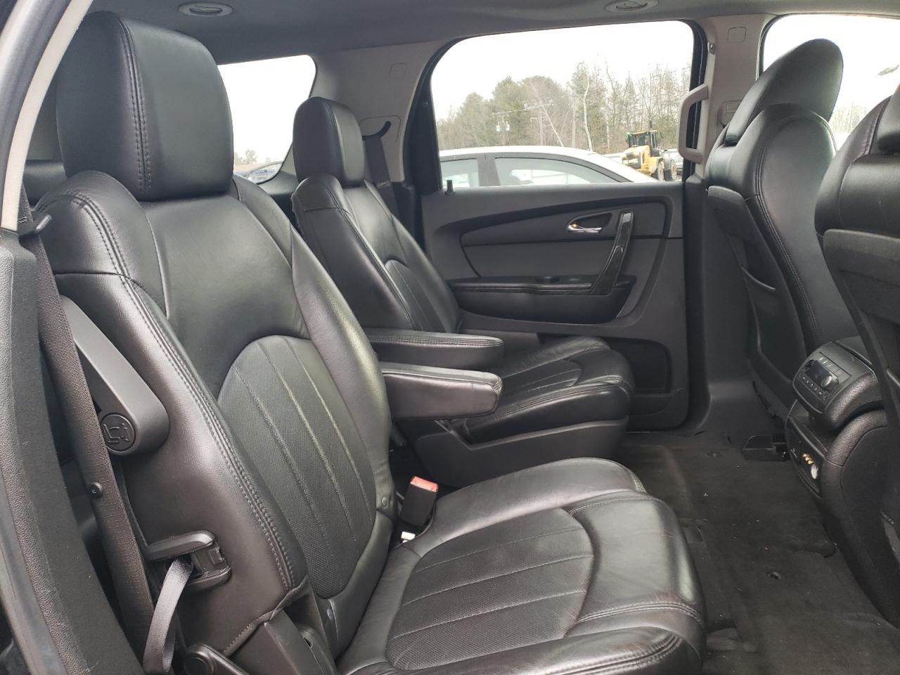2011 GMC Acadia - Image 11