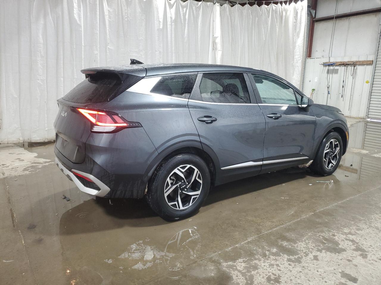 2023 Kia Sportage - Image 3