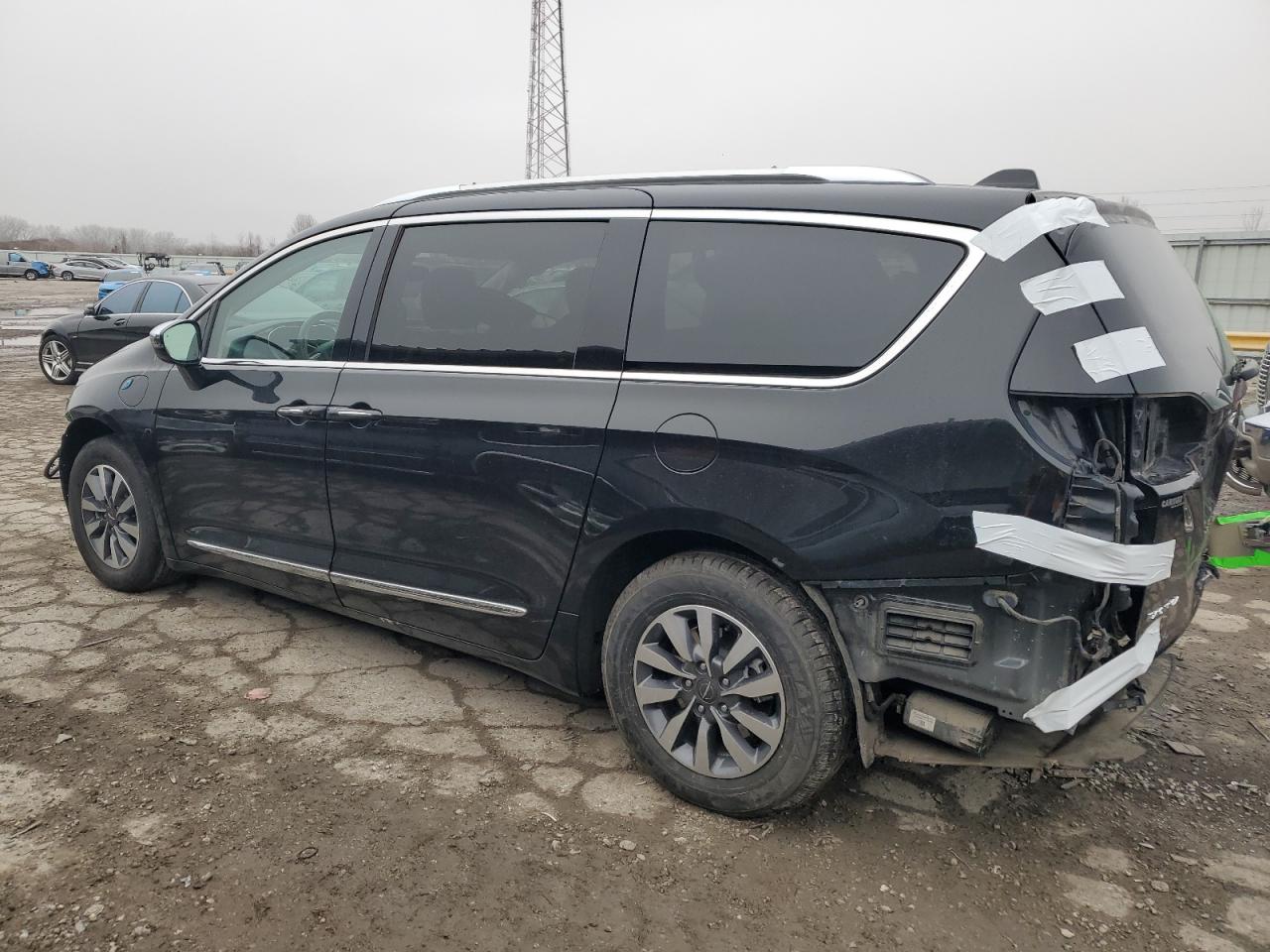2021 Chrysler Pacifica - Image 2