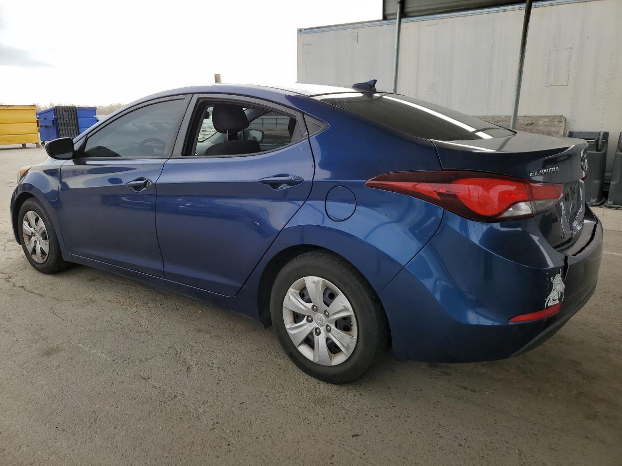 2016 Hyundai Elantra - Image 2