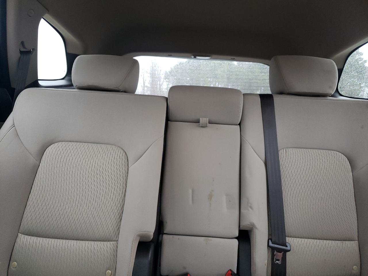 2017 Hyundai Santa Fe - Image 10