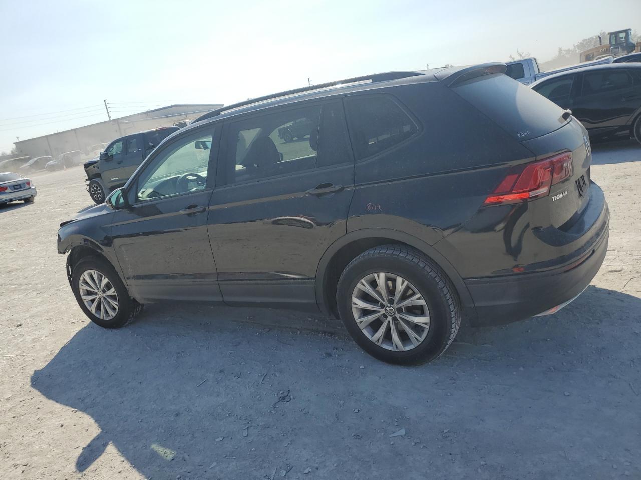 2019 Volkswagen Tiguan - Image 2